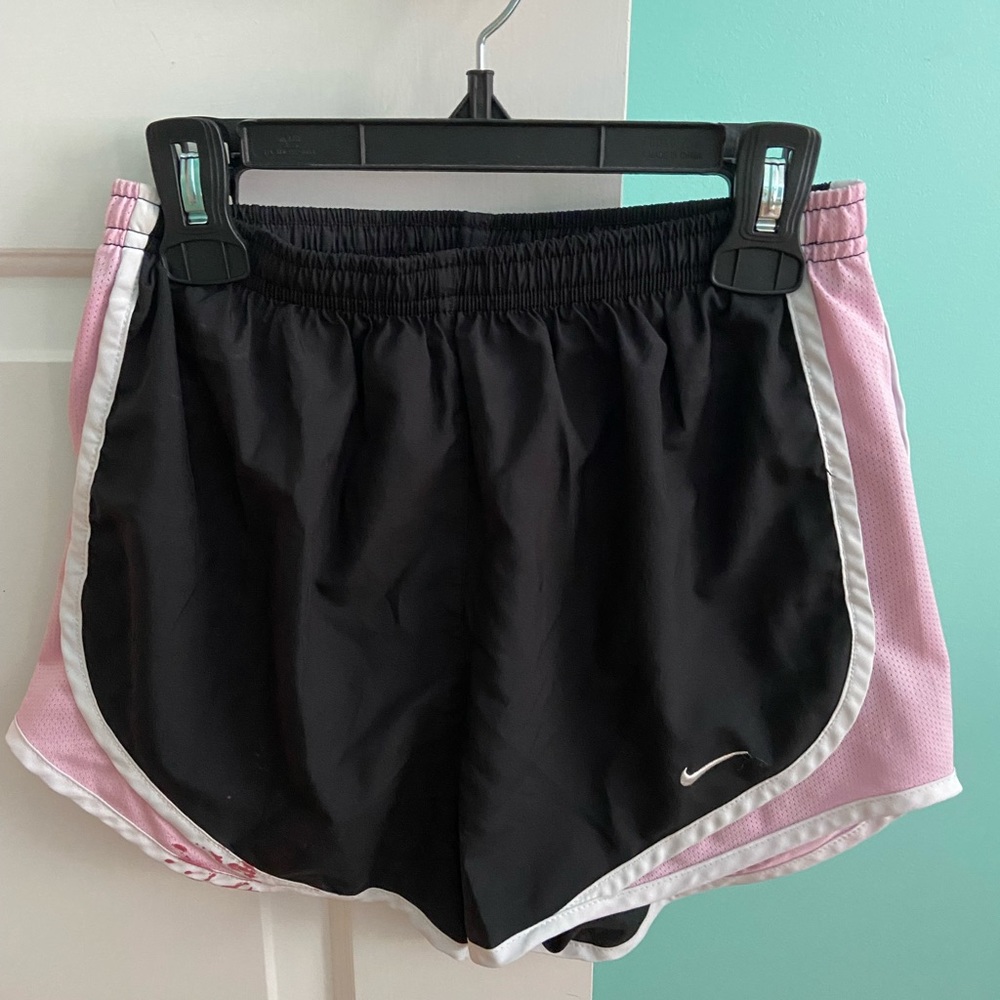 Black nike shorts w/ pink detail